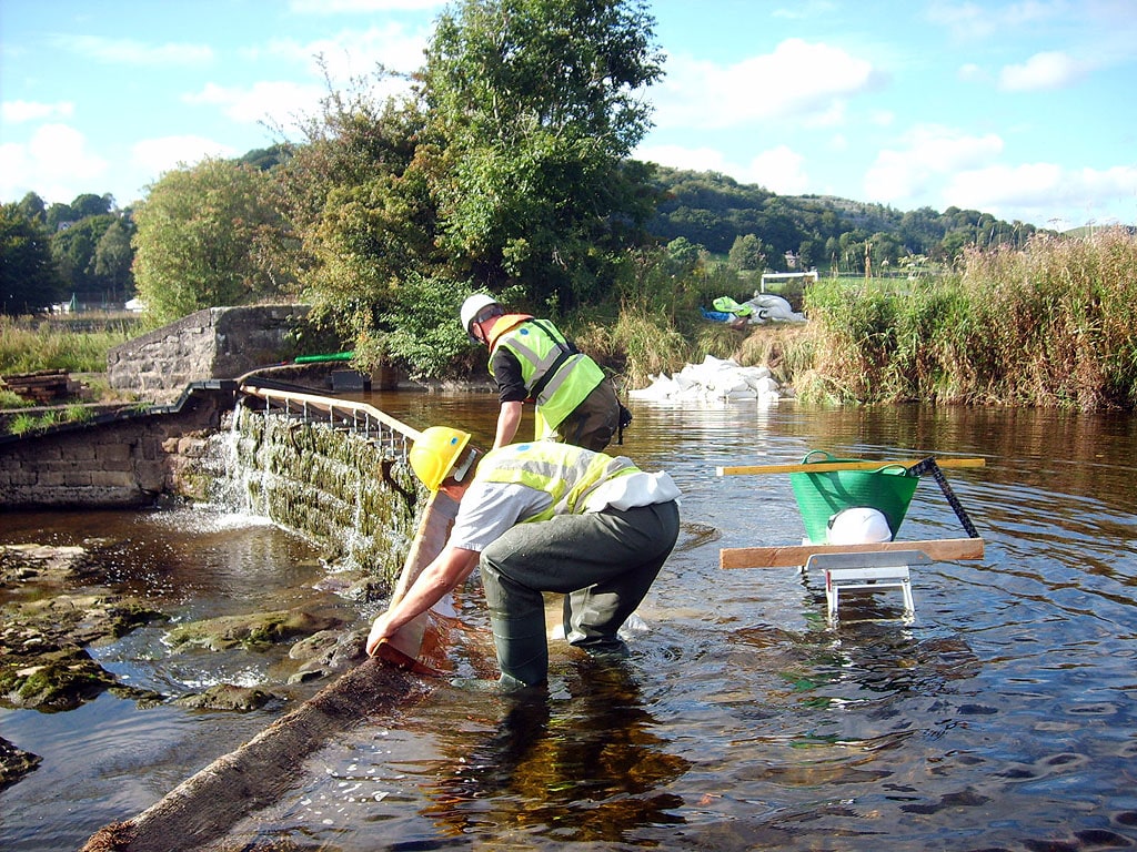 settlehydro.org.uk New Crest Boards for Settle Weir